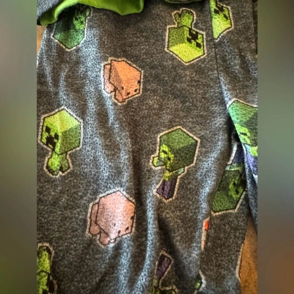 MINECRAFT 2 Piece Fun Pajama Set Youth 4/5 Green & Black